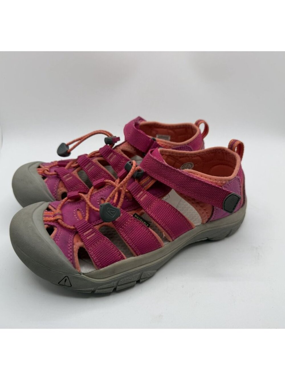 Keen Kids' Newport H2 Water Sandals Size 4 Very Berry Closed Toe Hybrid Shoes